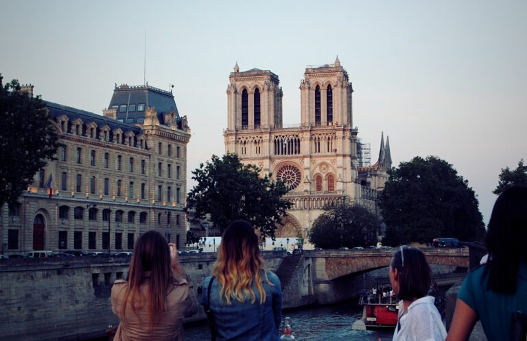 Les concierges du Marais - Image de Notre dame de Paris